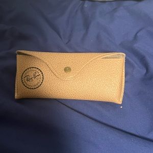 Men’s aviator singles was stainless steel with polarized frame. Rose tint frames